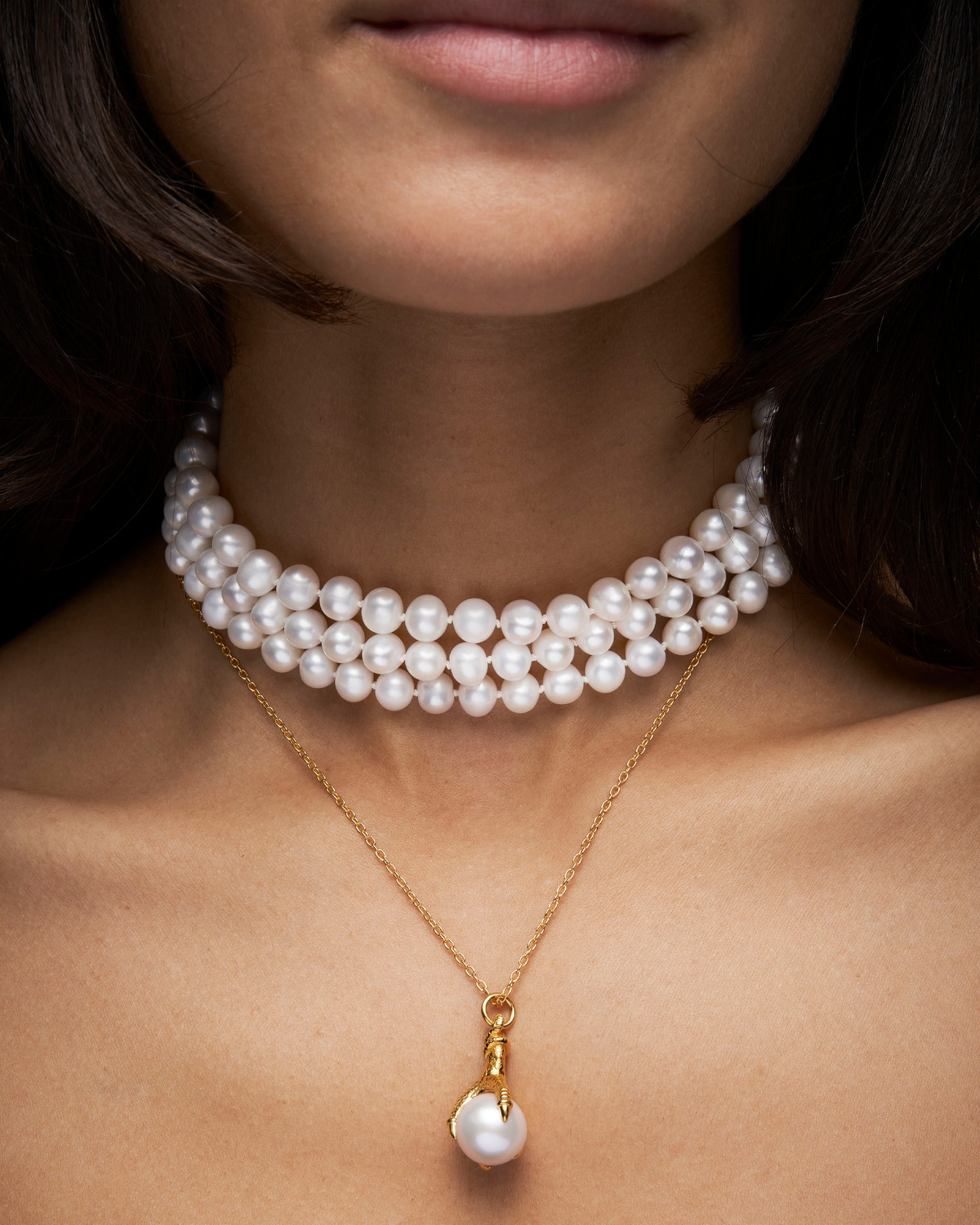 Big Claw Pearl Necklace Nordic Elegance in Plated Gold and